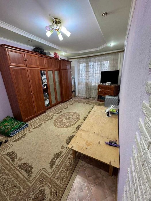 Продам 1 комнатную квартиру 8 мкр центр!!