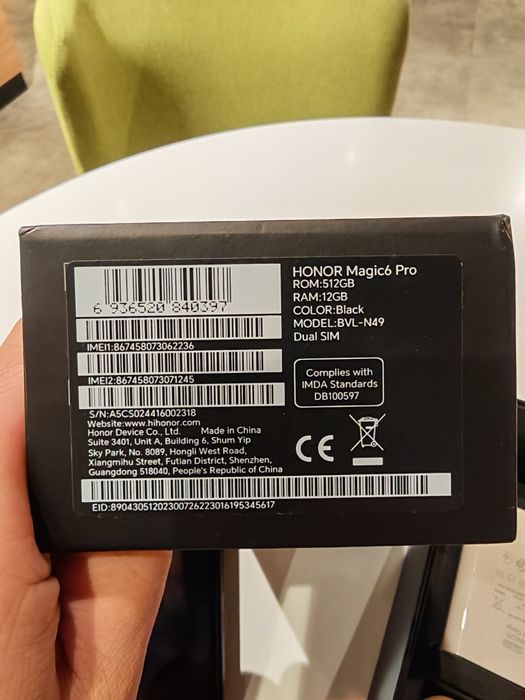 Vând Honor Magic 6 Pro 12GB RAM și 512GB stocare