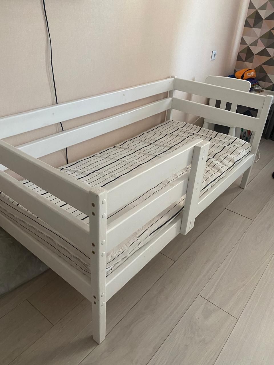 Продам кровать детскую