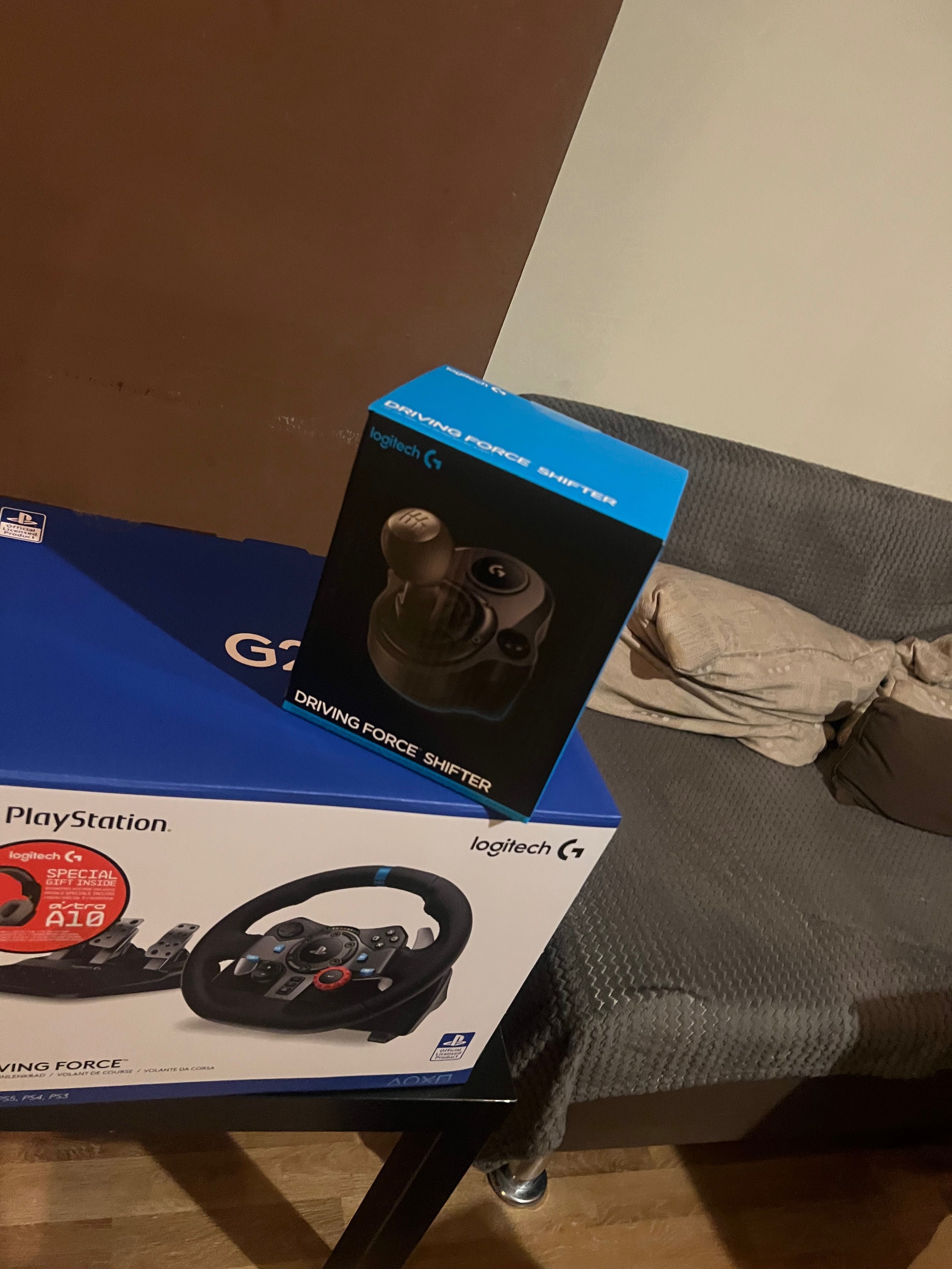 Logitech G29 + shifter работи с Playstation и Windows