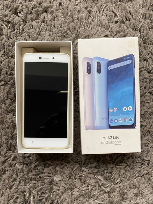 Телефон Xiaomi Mi A2 Lite