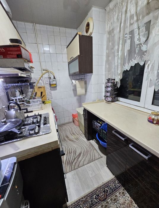 Продаю на Карасу6 1/3/5 балкон 2,*3