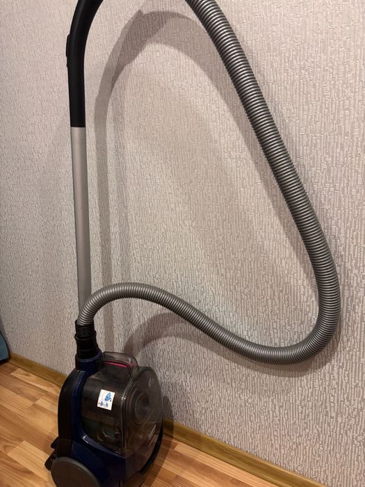 Продам Пылесос Philips