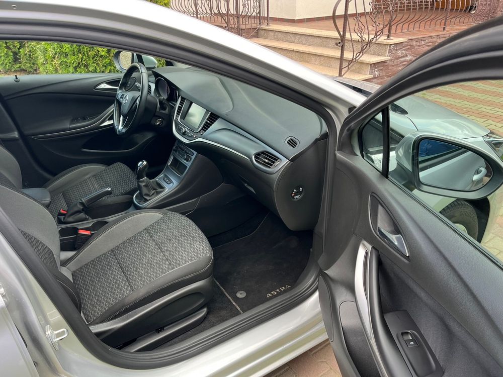 Opel Astra Hatchback 1.5 CDI Super ocazie