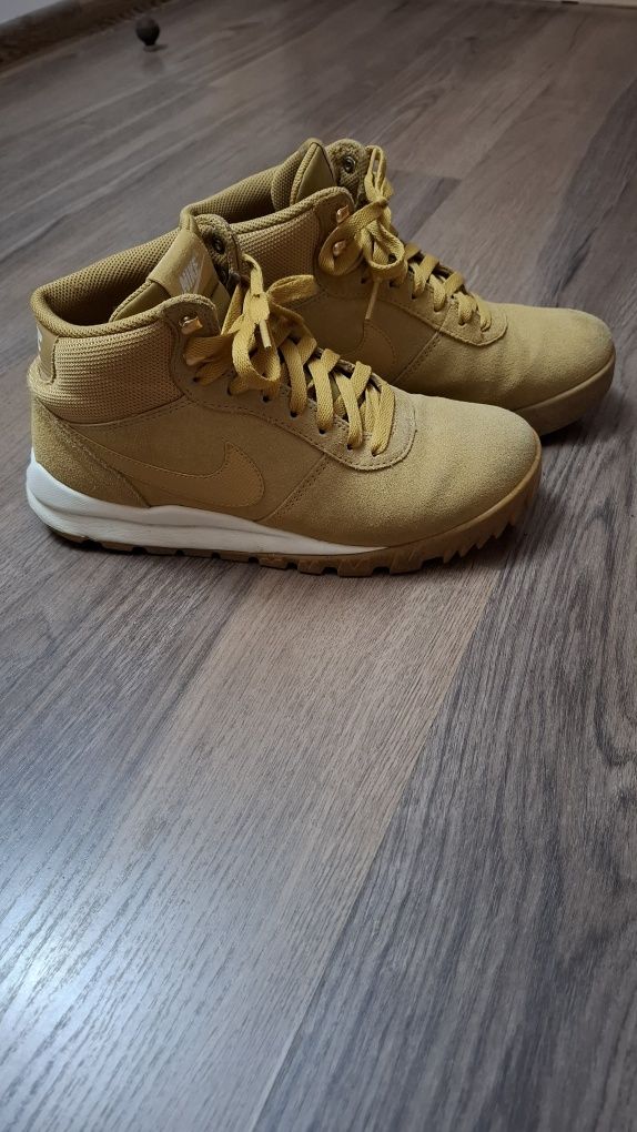 Nike маратонки...