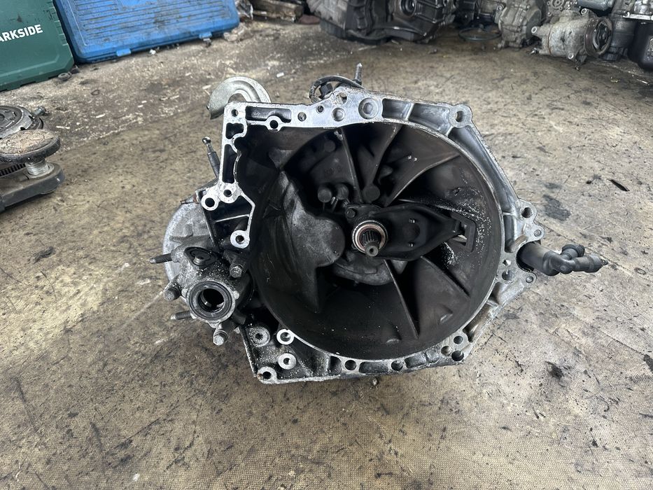 Ръчна кутия за Citroen C4 Picasso 1.6hdi