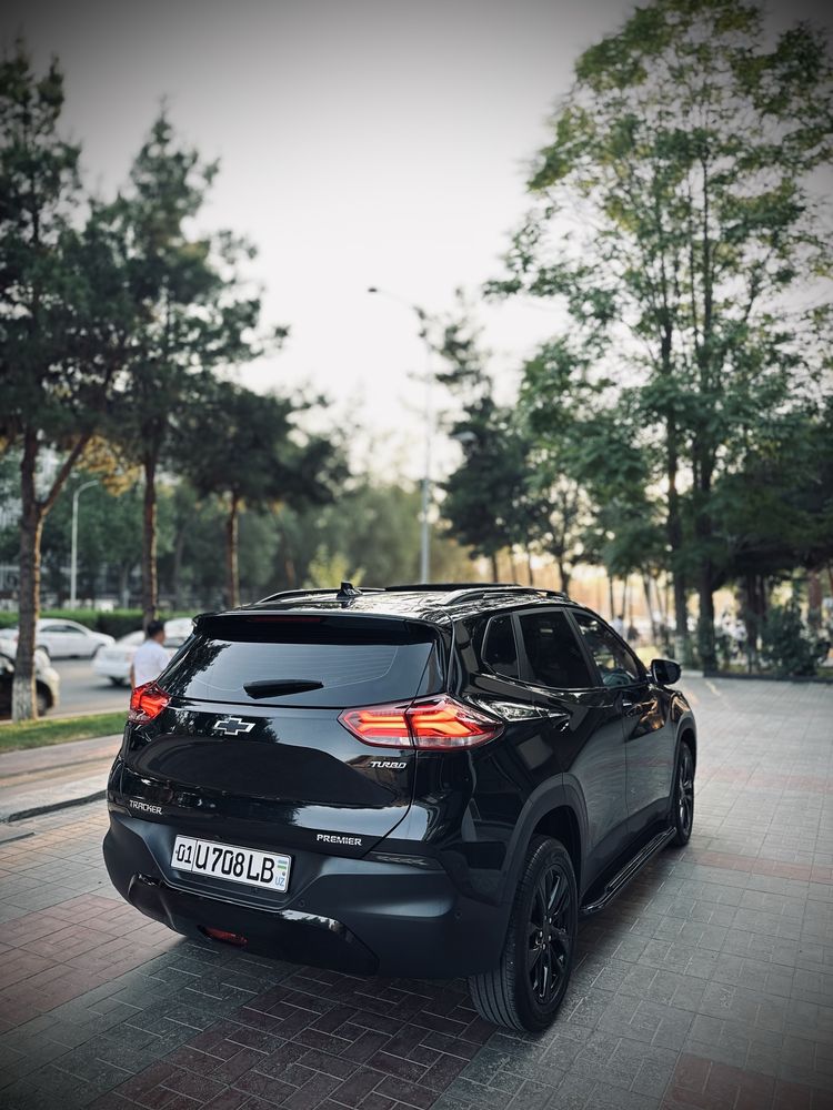 Tracker premier turbo