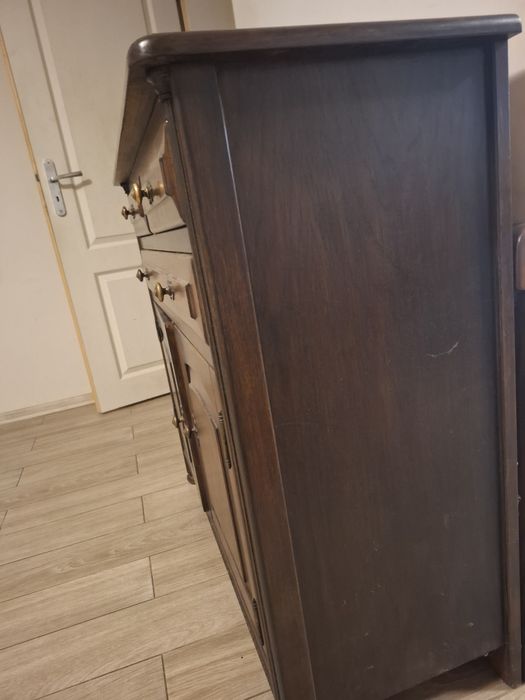 Продавам скрин масив дъб