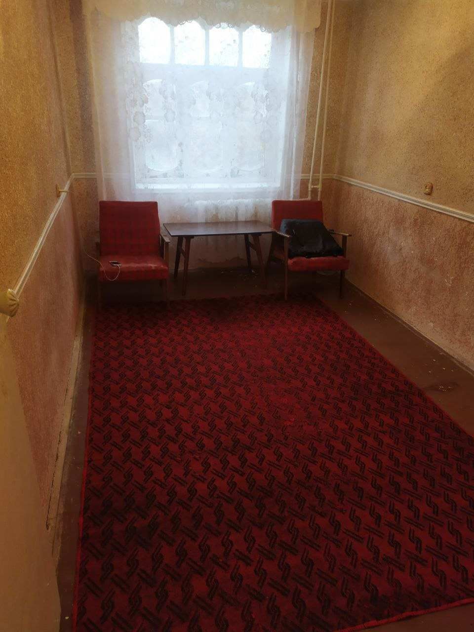 Пиридастгир масчитга якин жойда жойлашган 3 хонали квартира ижарага бе