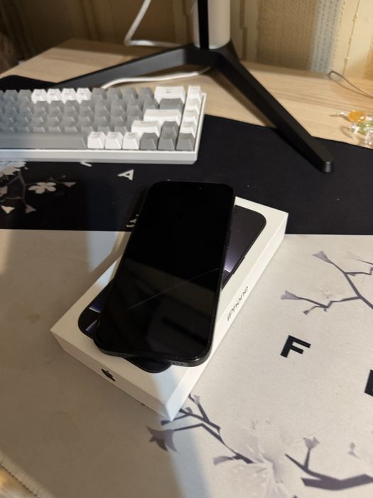 Продам IPhone 16pro 128gb