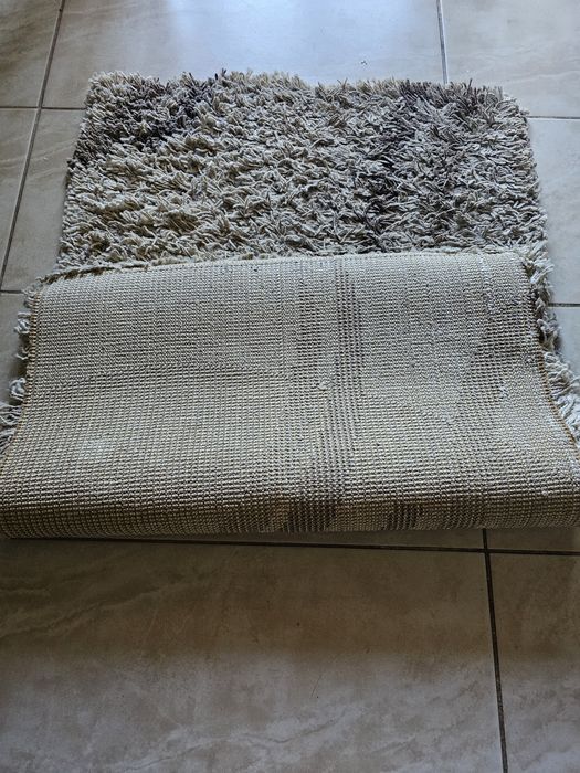 2 covoare medii. Se ridica din Craiova