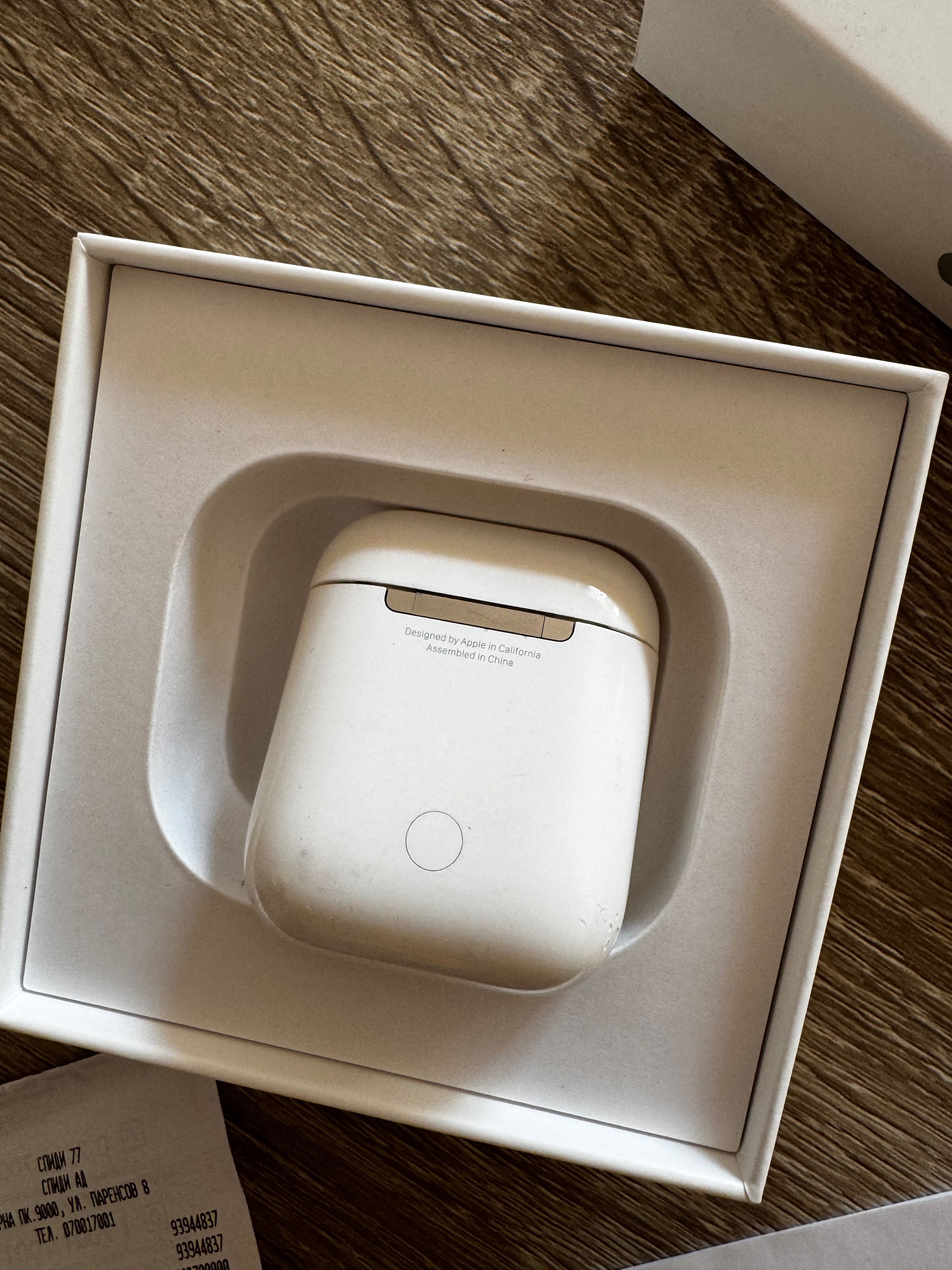 Apple AirPods Слушалки
