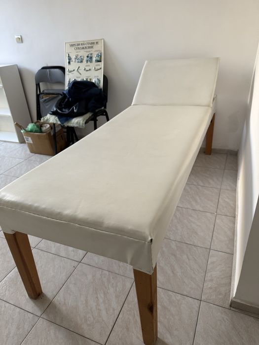 Лекарска/масажна кушетка