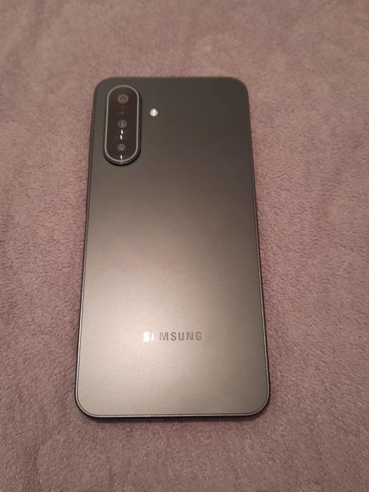Vând samsung A17 5g