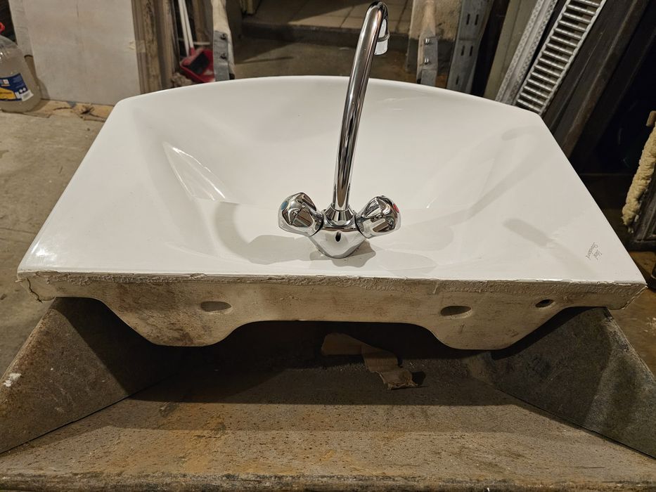 Мивка "Ideal Standard" - оборудвана