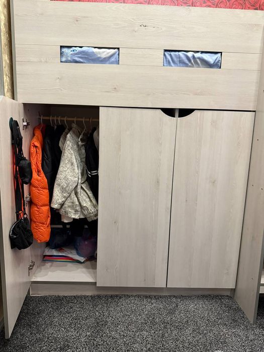 Детская кровать со встроенным шкафом