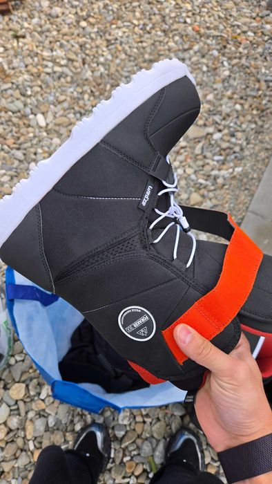 Placa Snowboard Noua Bataleon cu Legaturi Si B