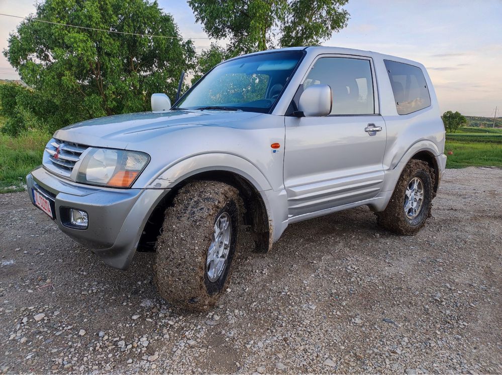 Mitsubishi Pajero 4x4 2004 Recent adusa extra dotari