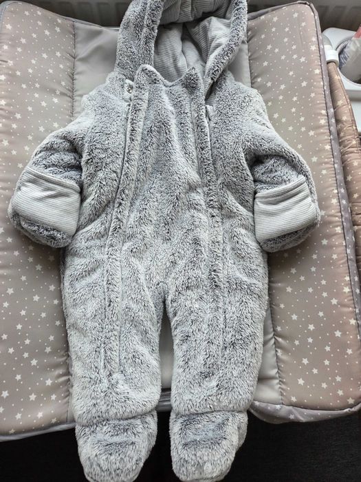 Зимен бебешки космонавт