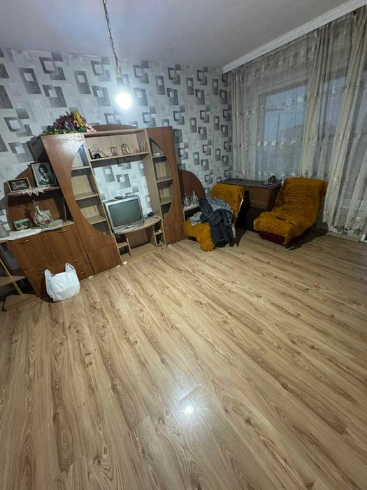 Продава се двустаен панелен апартамент – гр. Казанлък, ж.к. „Изток“