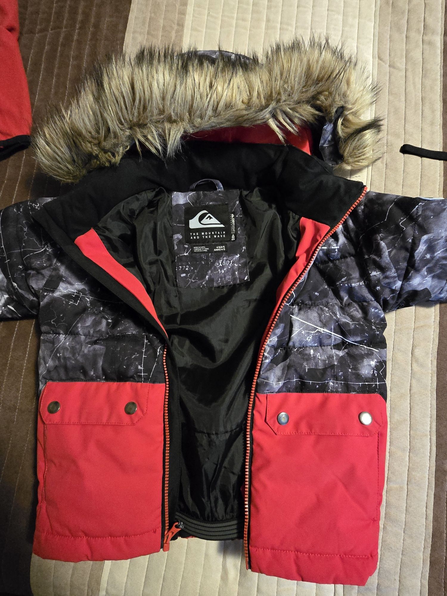 Ски екипировка деца - обувки, яке, панталон, термо блуза Quiksilver