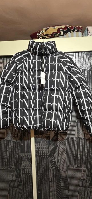 Vand geaca foarte calduroasa