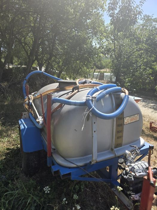 Vând cisternă de 1000l