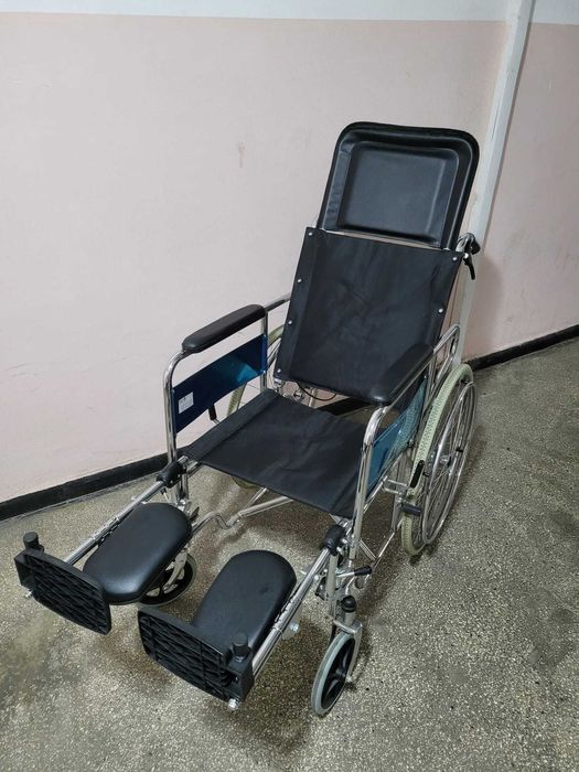 Scaun rulant pntru persoane cu dizabilitati, cu spatar rabatabil