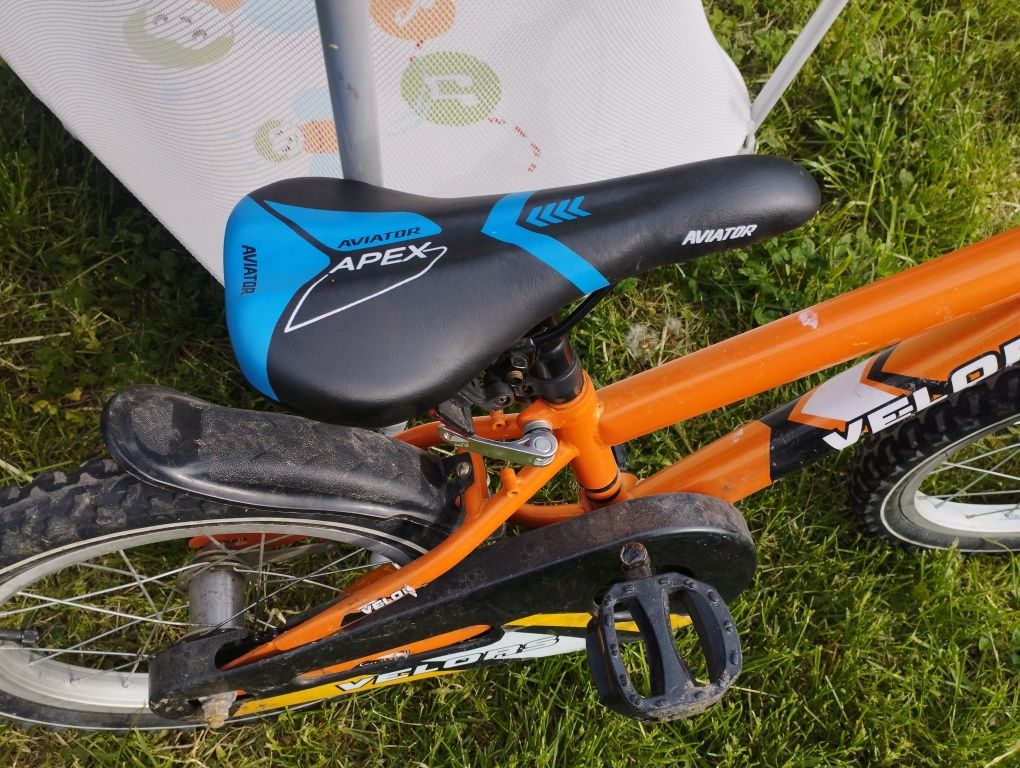 Vând bicicleta pentru copii.