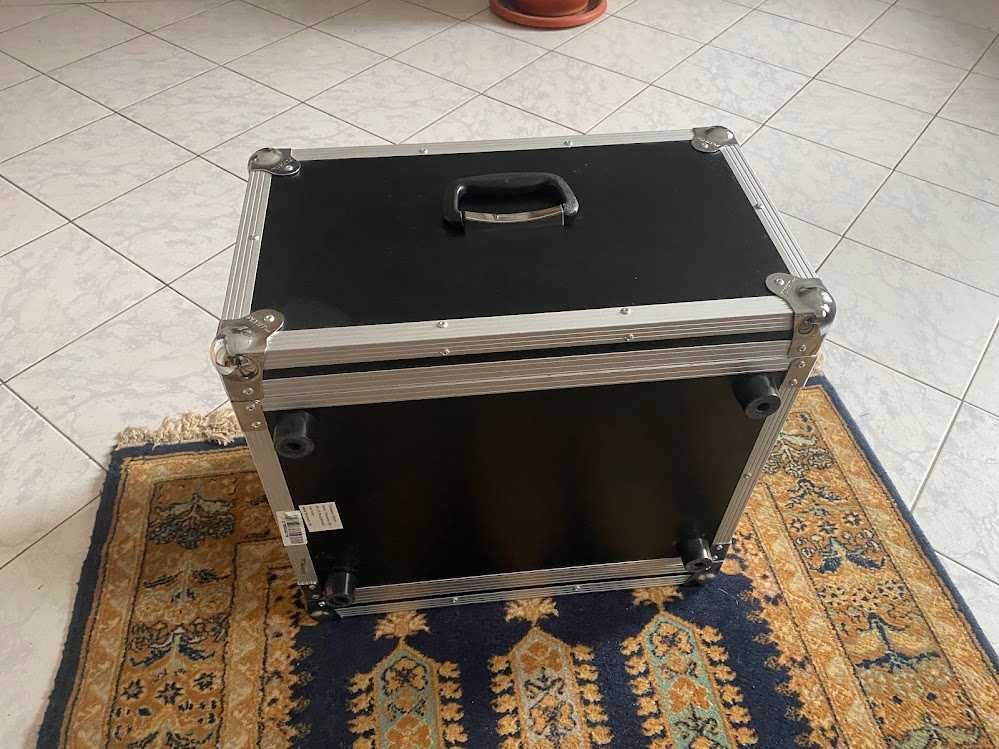 Soundcraft Ui16, The t.amp E-800, Flyht Pro Rack 5U Eco II Compact 23