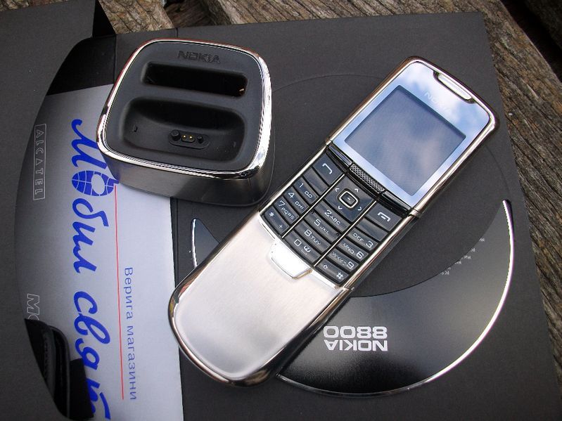 Nokia 8800 Made in Germany Закупен нов от Мобилен Свят Комплект