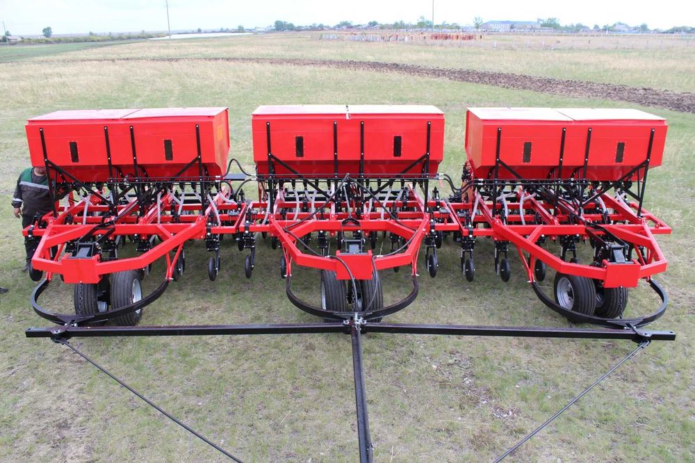 Сеялка СКП-3.1  ширина - 3,1 м., бункер - 2 000 л.