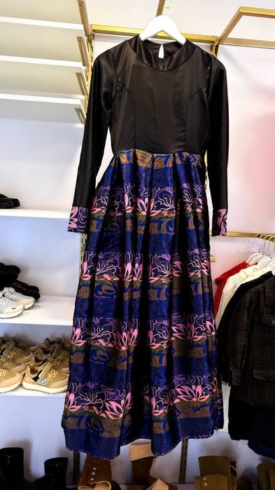 Женские платье срочно продам