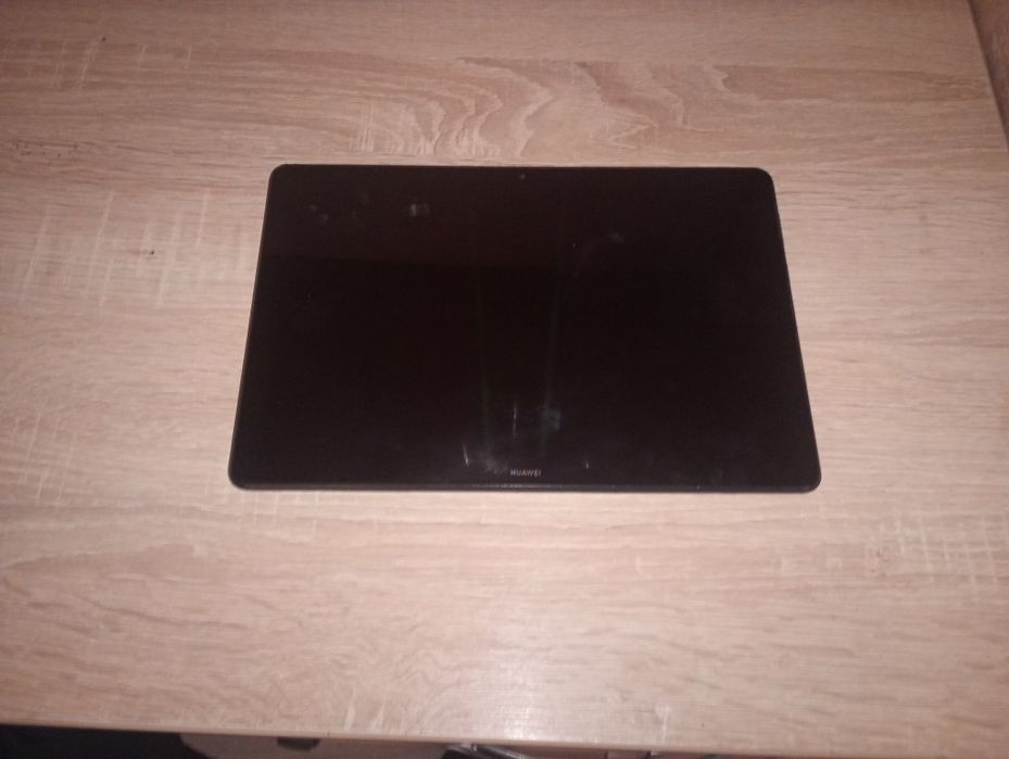 Vând tabletă Huawei