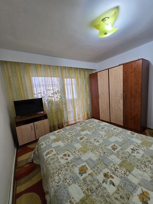 Închiriez apartament 3 camere Zona Mărăști Kaufland
