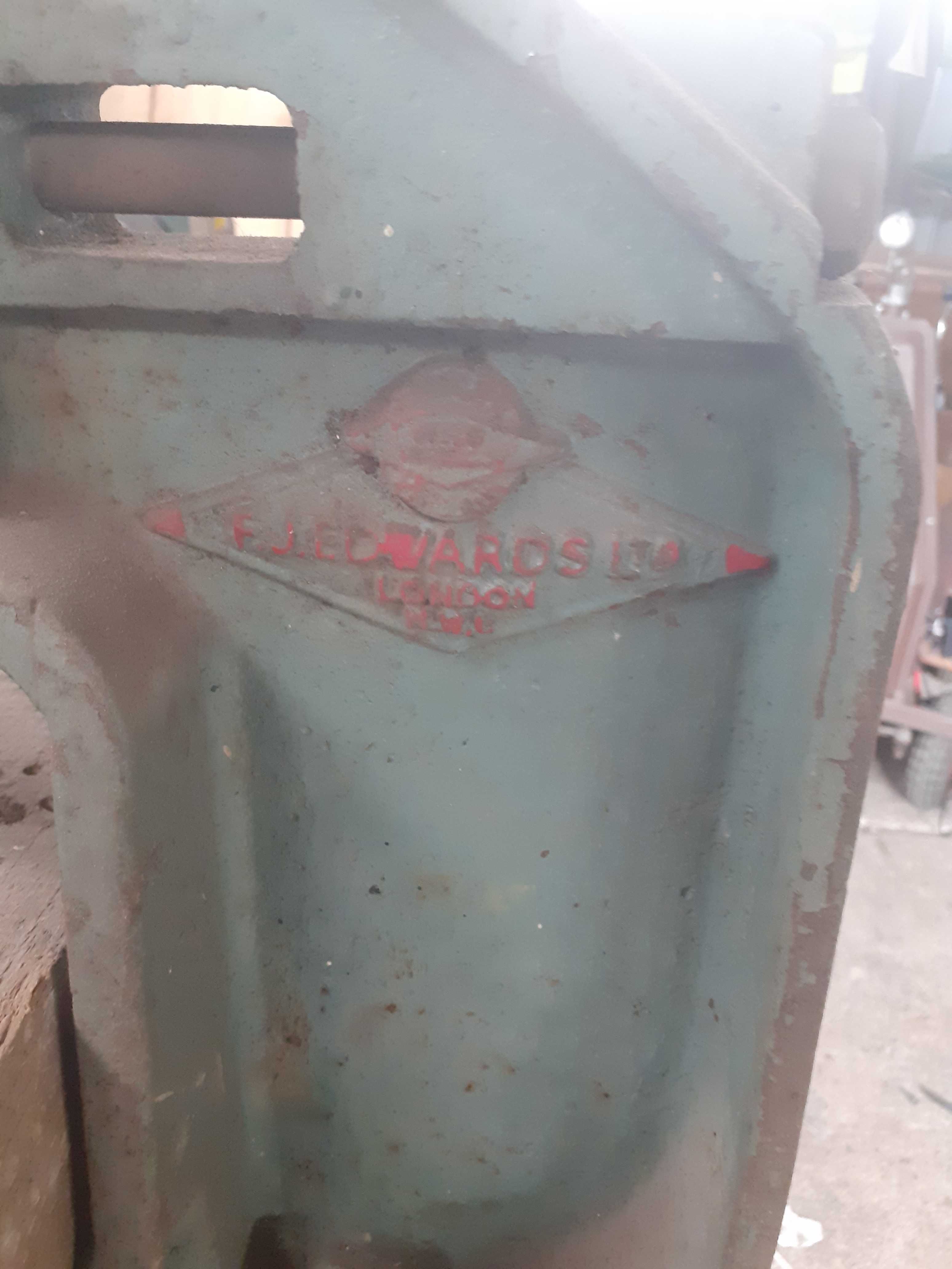 Presa mecanica de banc