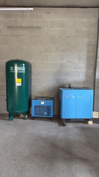 Винтовой воздушный компрессор