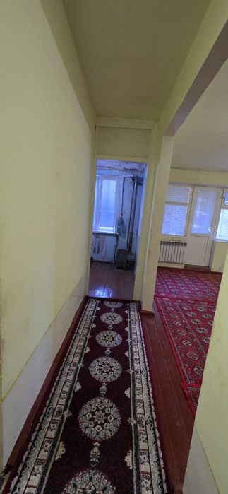 Шарк Бозор Ёнида Квартира Сотилади 2-Этажда 1-Хонали 
Урганч Шахар 2-Э