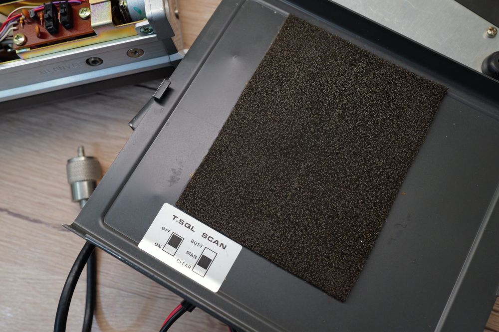 Statie transceiver Yaesu FT 290R cu amplificator FL 2001 radio amatori