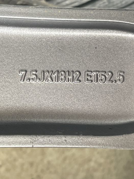 Jante aliaj originale Ford R18 cu anvelope de iarna 235 50 R18