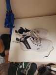 Ghete Palladium piele , albe