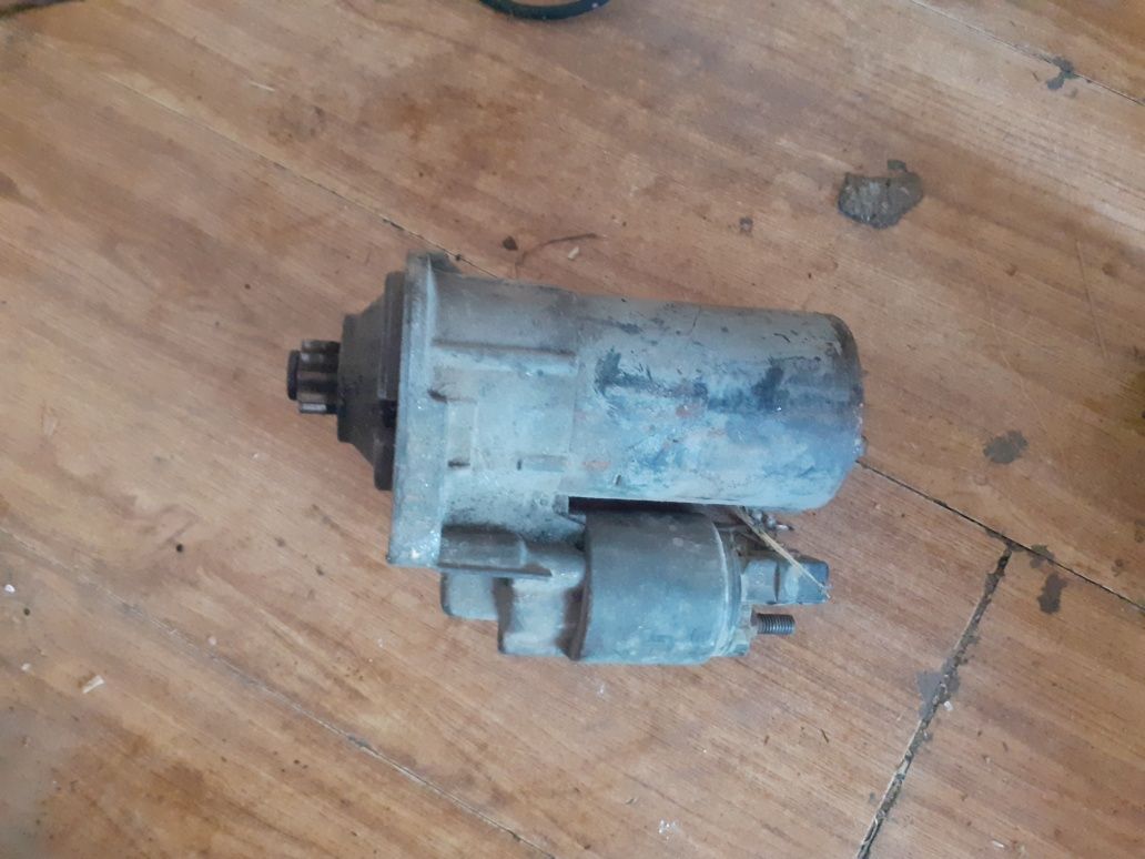 Piese golf 4 pompa benzina electromotor oglinzi triple