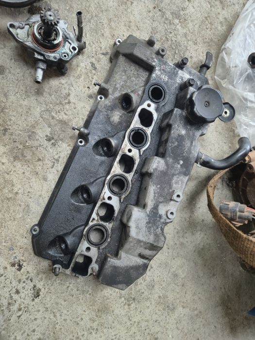 Capac culbutori/Pompa vacuum Mitsubishi L200 2.5 4D56