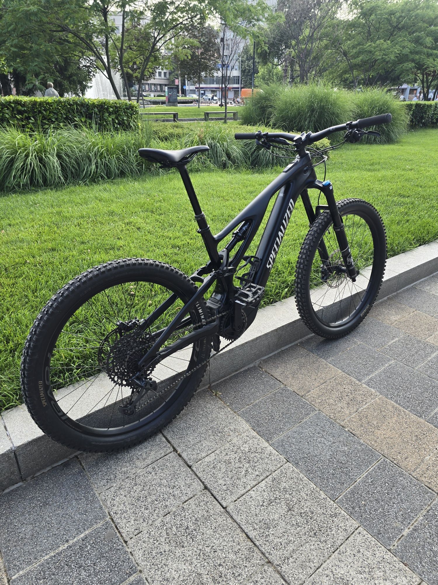 Карбонов електрически specialized turbo levo