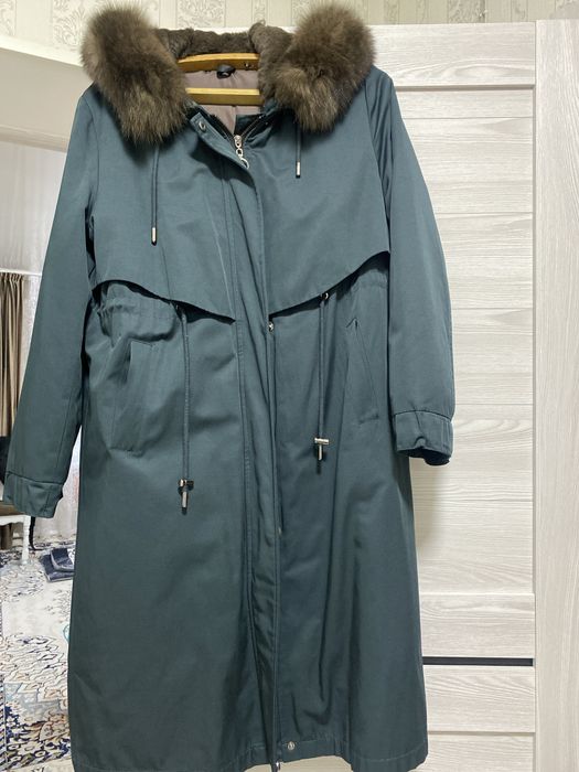Парка зимняя 48 размера, темно зеленого цвета, в отличном состоянии