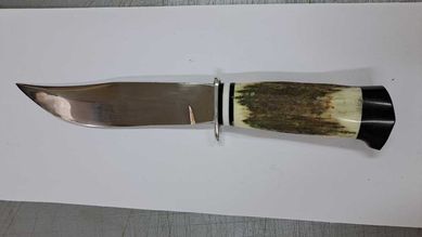 Нож, произведен във ВМЗ послучай Expo'81