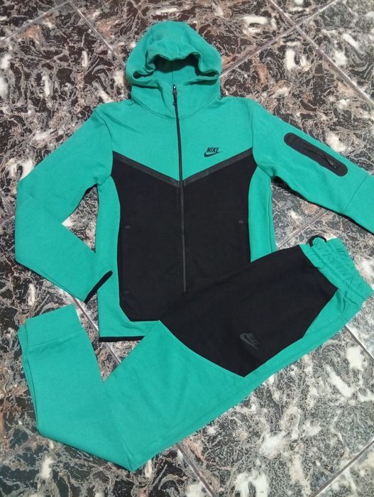 Treninguri Nike tech de adulți