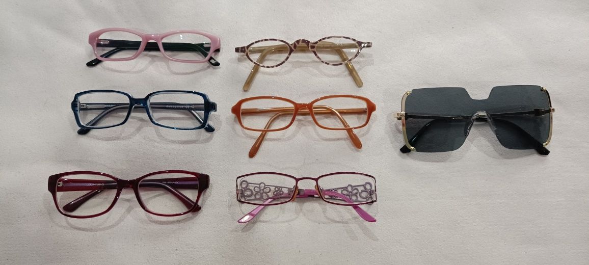 Диоптрични очила много запазени - 1бр. Слънчеви очила неизползвани