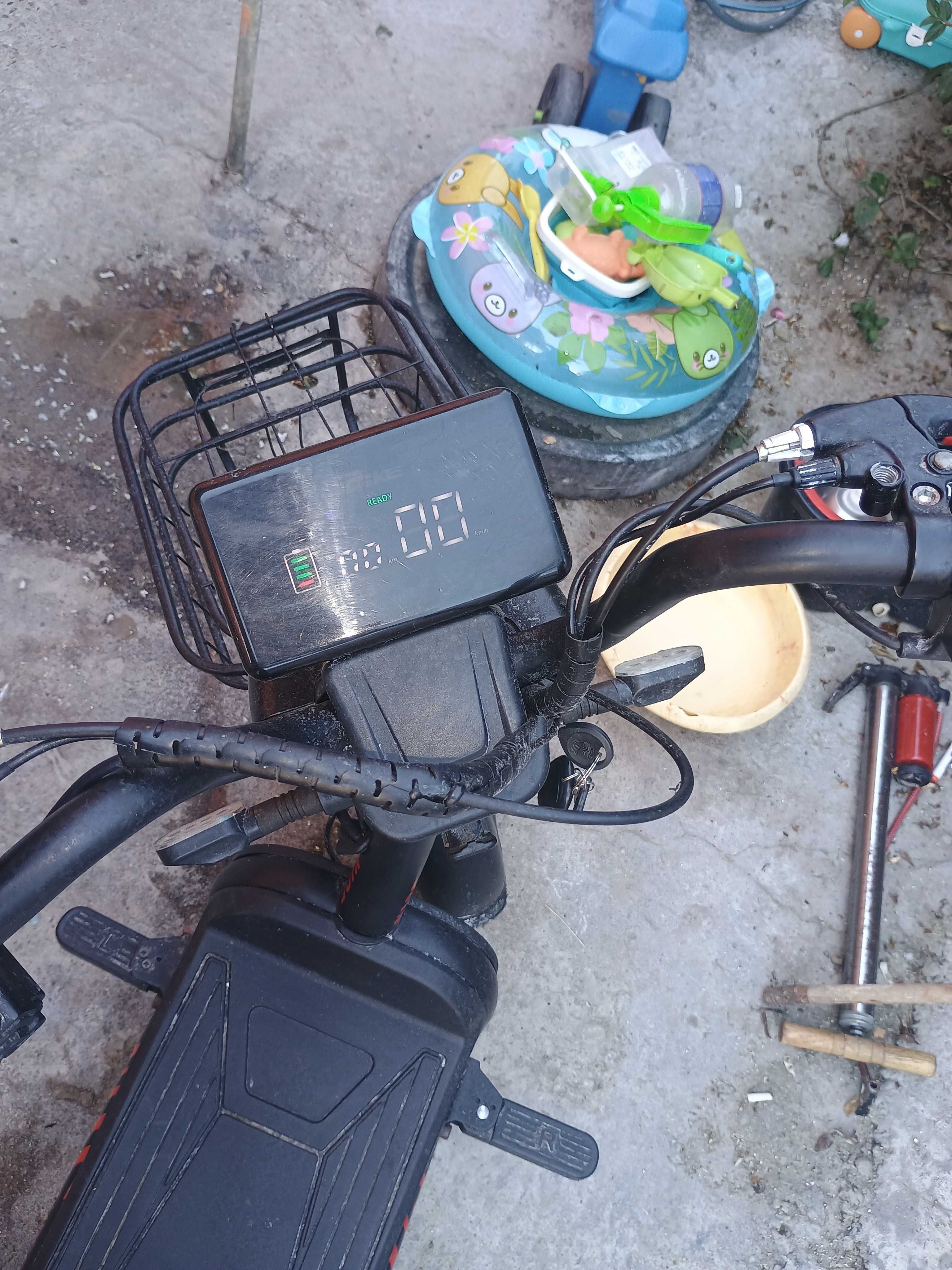 Scuter electric funcționează perfect