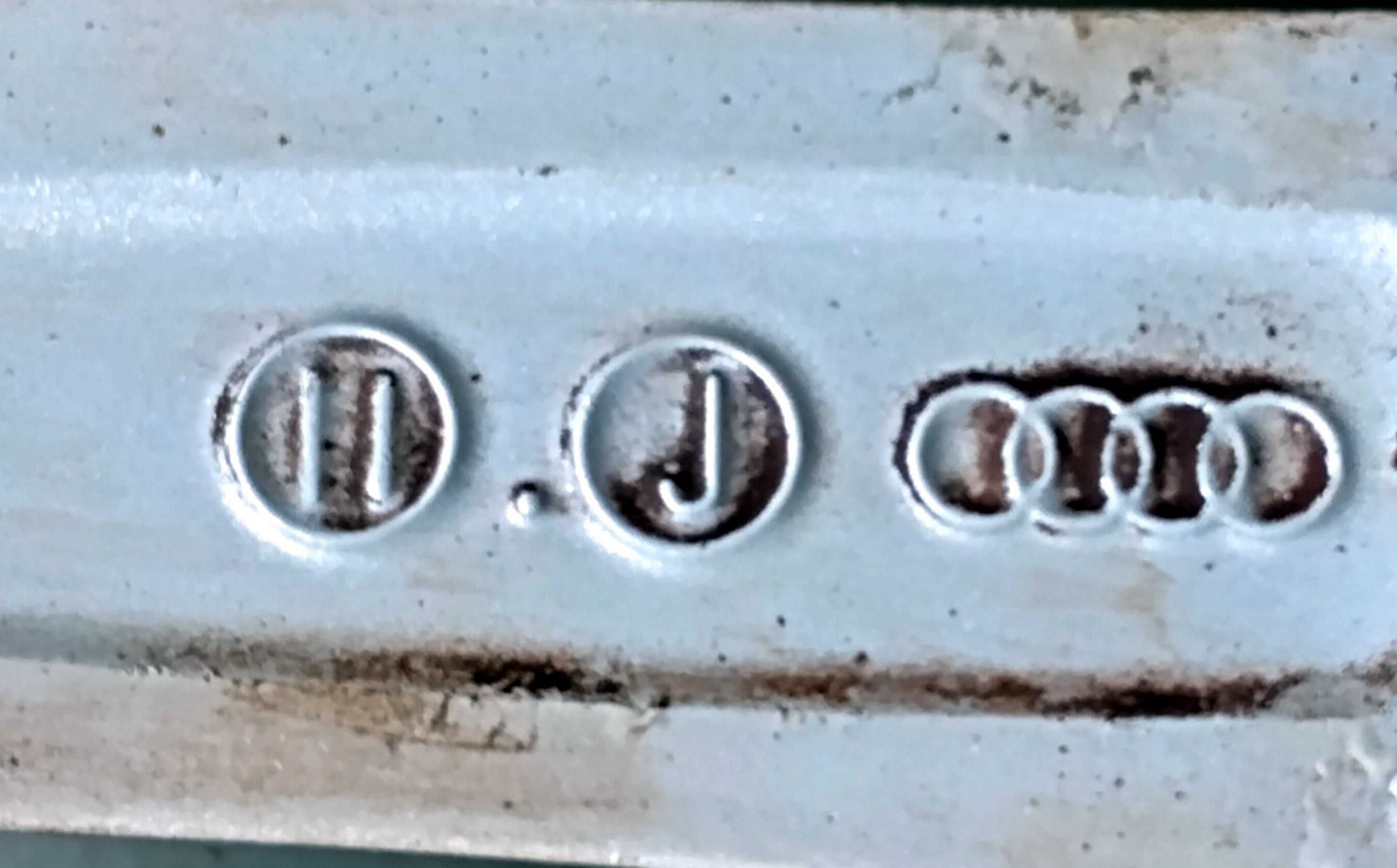 Продавам оригинални лети джанти 16" за Audi